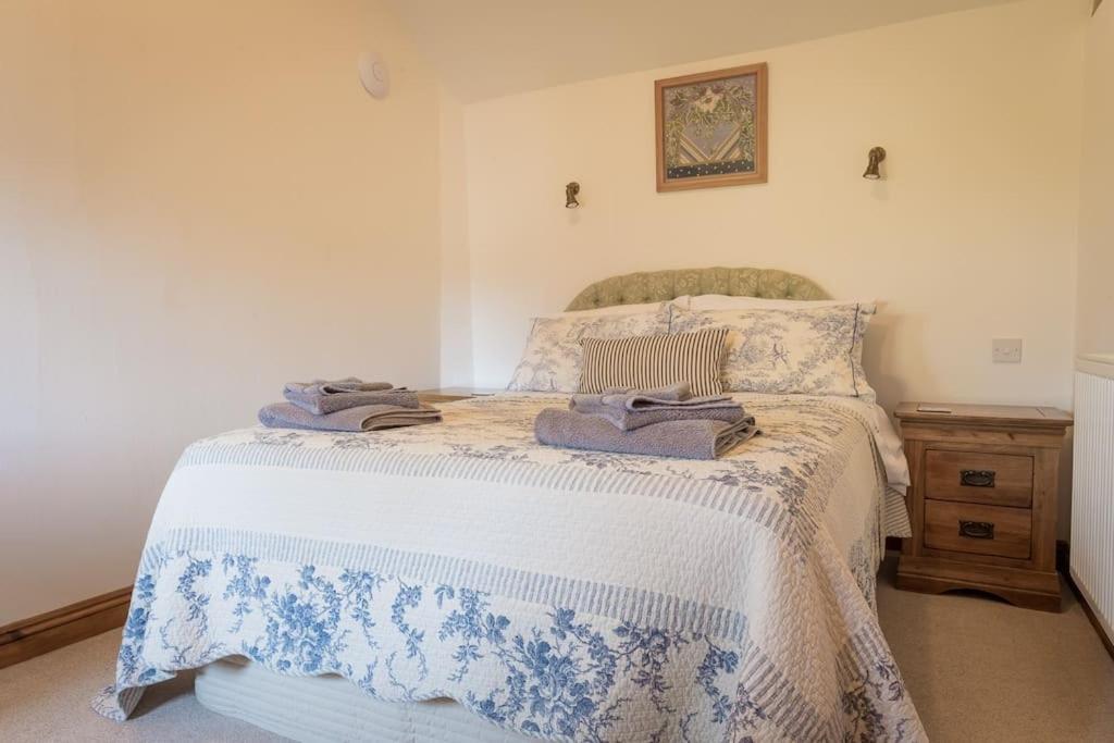 Coach House - Detached Cottage Within 135 Acres 브롬야드 외부 사진