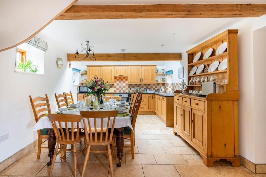 Coach House - Detached Cottage Within 135 Acres 브롬야드 외부 사진