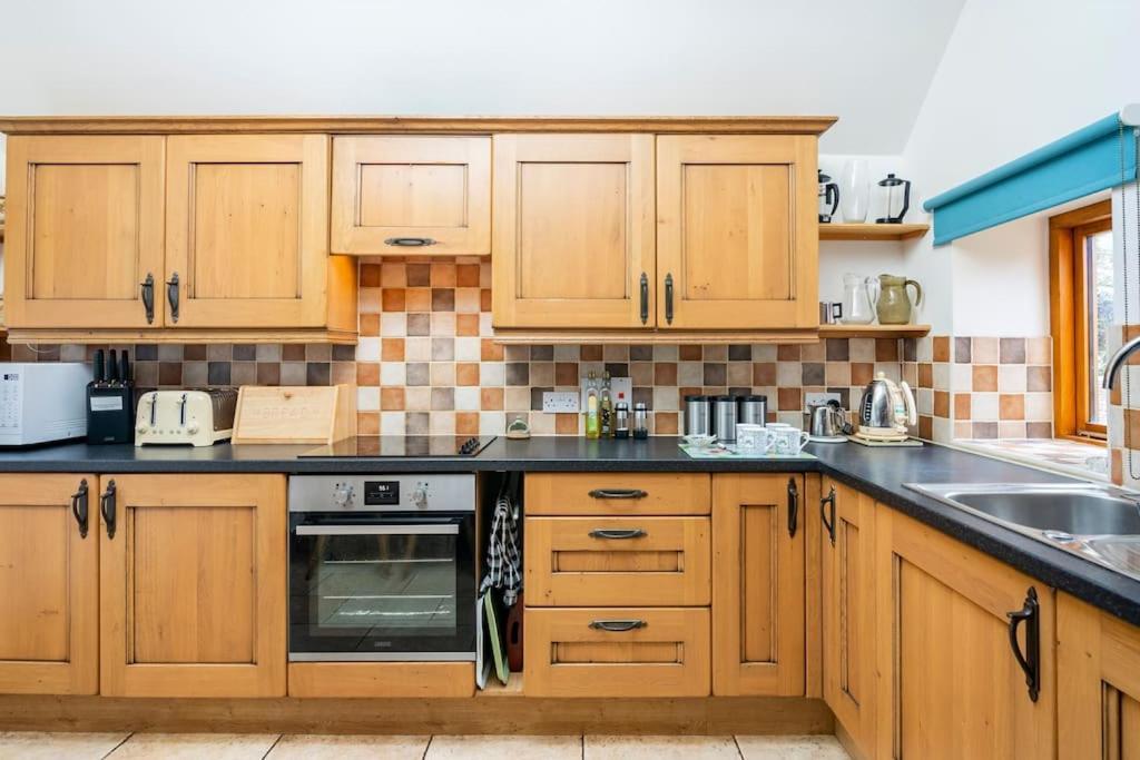 Coach House - Detached Cottage Within 135 Acres 브롬야드 외부 사진