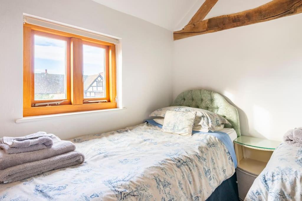 Coach House - Detached Cottage Within 135 Acres 브롬야드 외부 사진