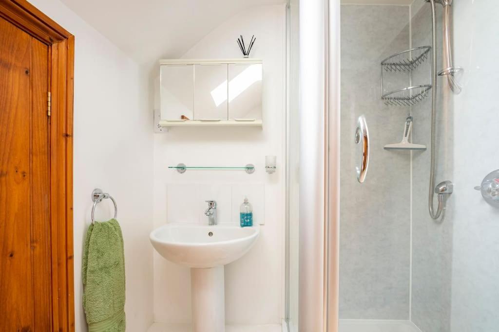 Coach House - Detached Cottage Within 135 Acres 브롬야드 외부 사진