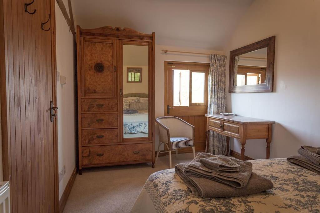 Coach House - Detached Cottage Within 135 Acres 브롬야드 외부 사진