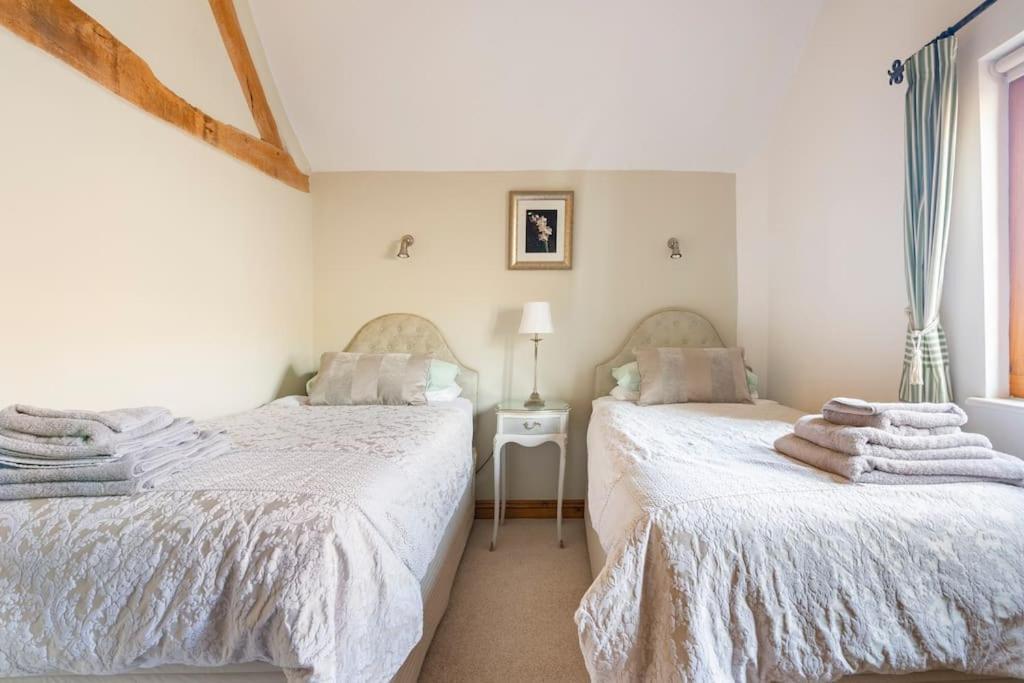 Coach House - Detached Cottage Within 135 Acres 브롬야드 외부 사진